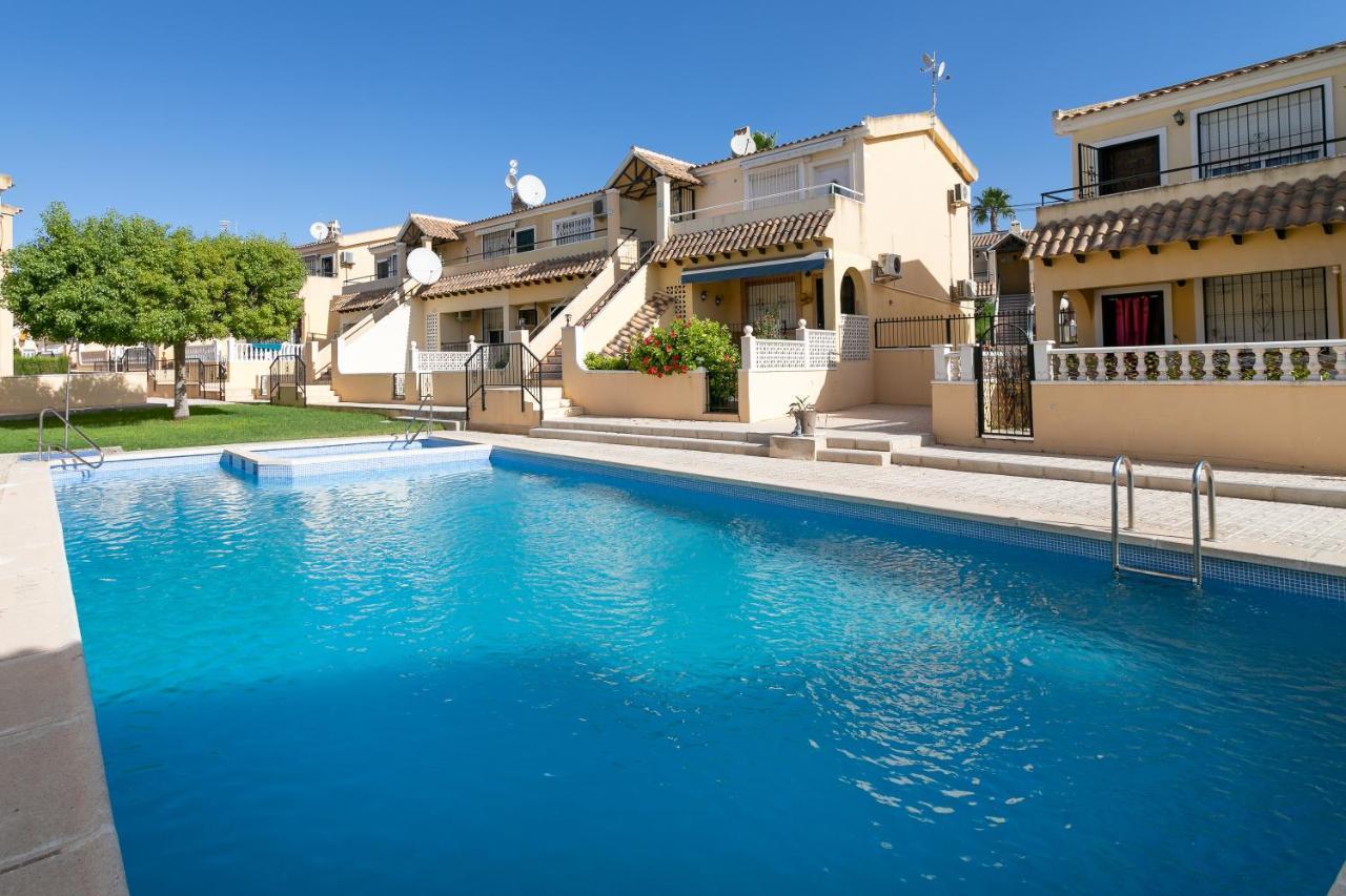 Heads 2 Holiday Homes Apartment Villamartin  Luaran gambar