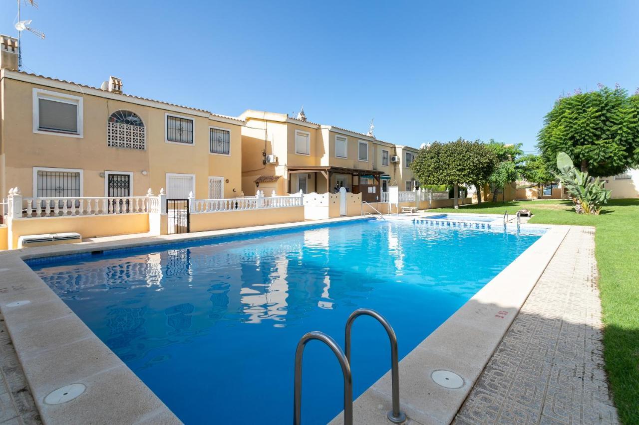 Heads 2 Holiday Homes Apartment Villamartin  Luaran gambar